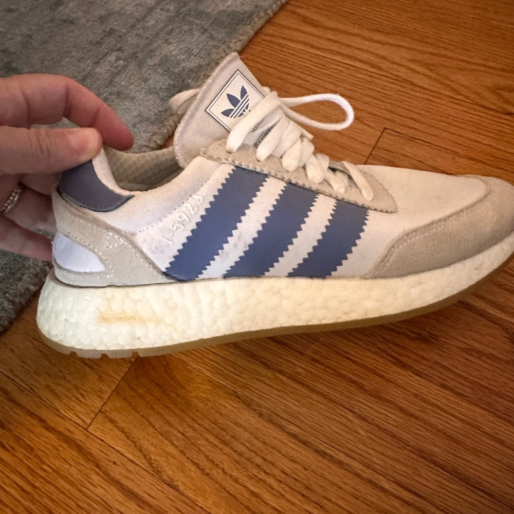 adidas I-5923
Cloud White Raw Indigo (Women's)